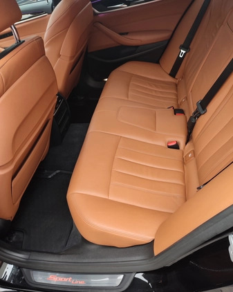 BMW Seria 5 cena 118500 przebieg: 151000, rok produkcji 2018 z Opoczno małe 596